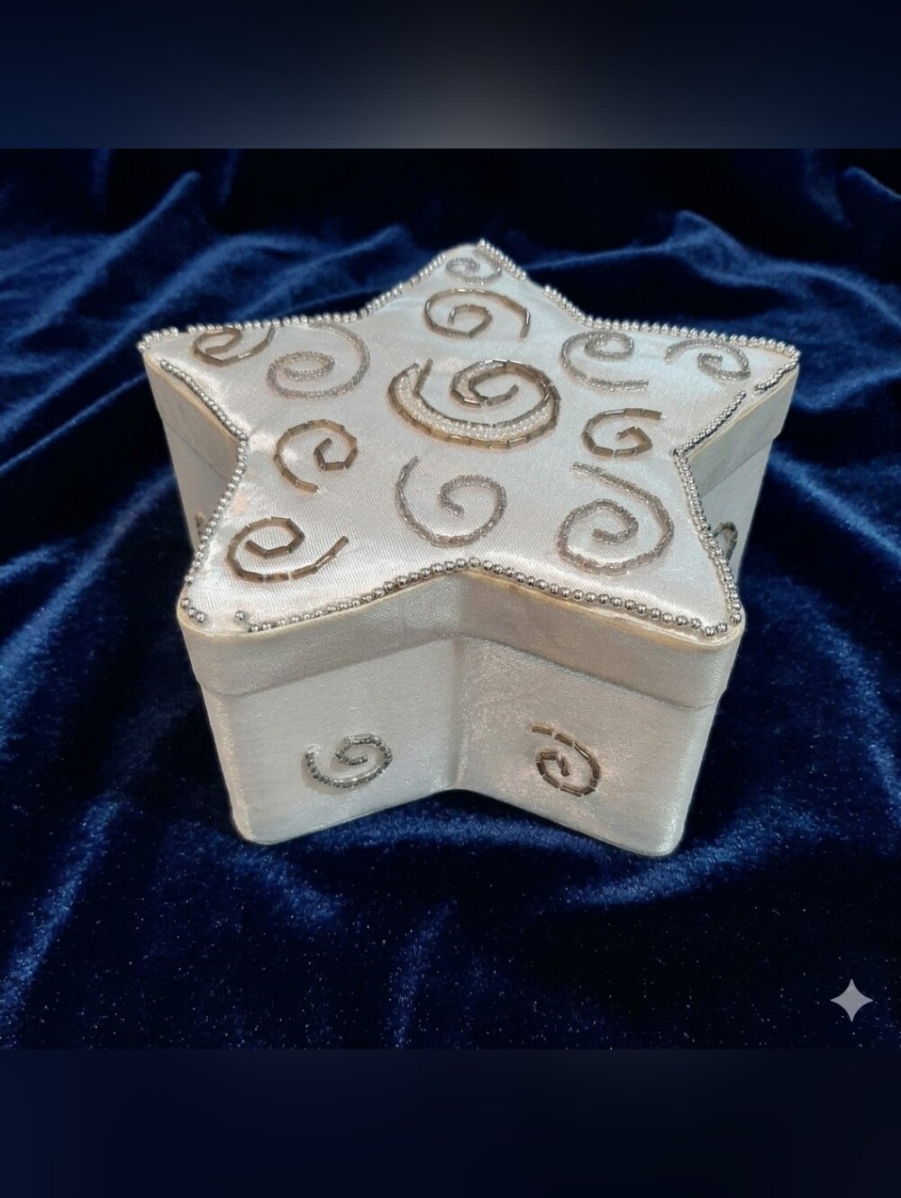 Star-shaped decorative fabric trinket box